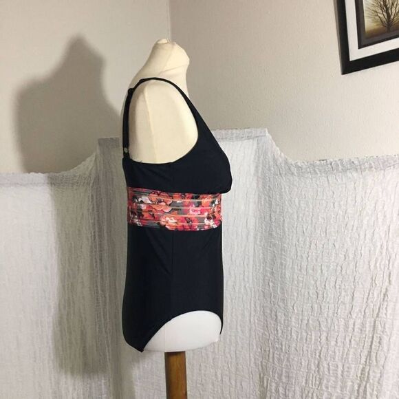 Time & Tru Black/Floral Ond Piece Swimsuit Size M (8-10) - Picture 2 of 5